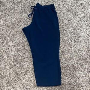 On The Fly Woven Crop 23”